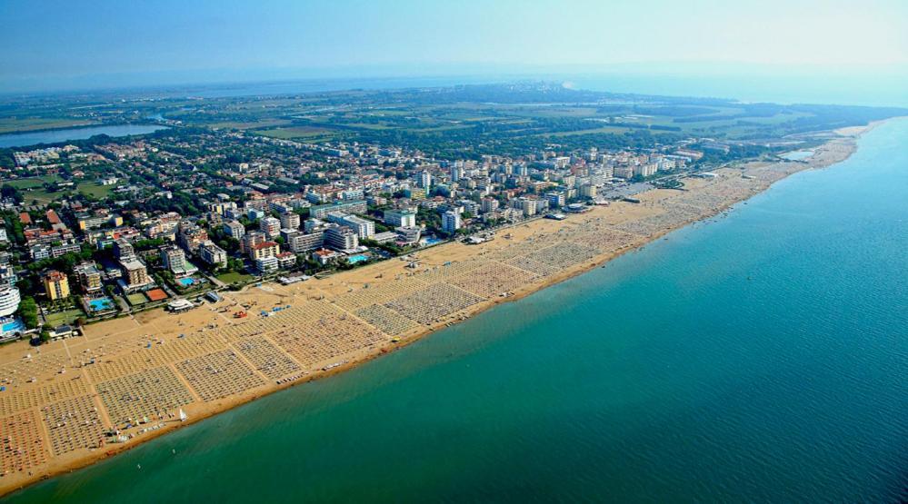 Hotel Karibe Bibione Esterno foto