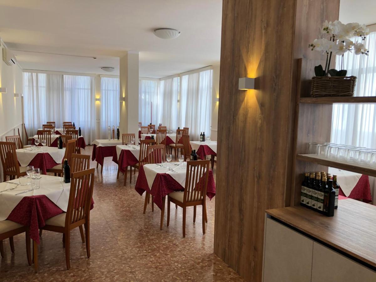 Hotel Karibe Bibione Esterno foto