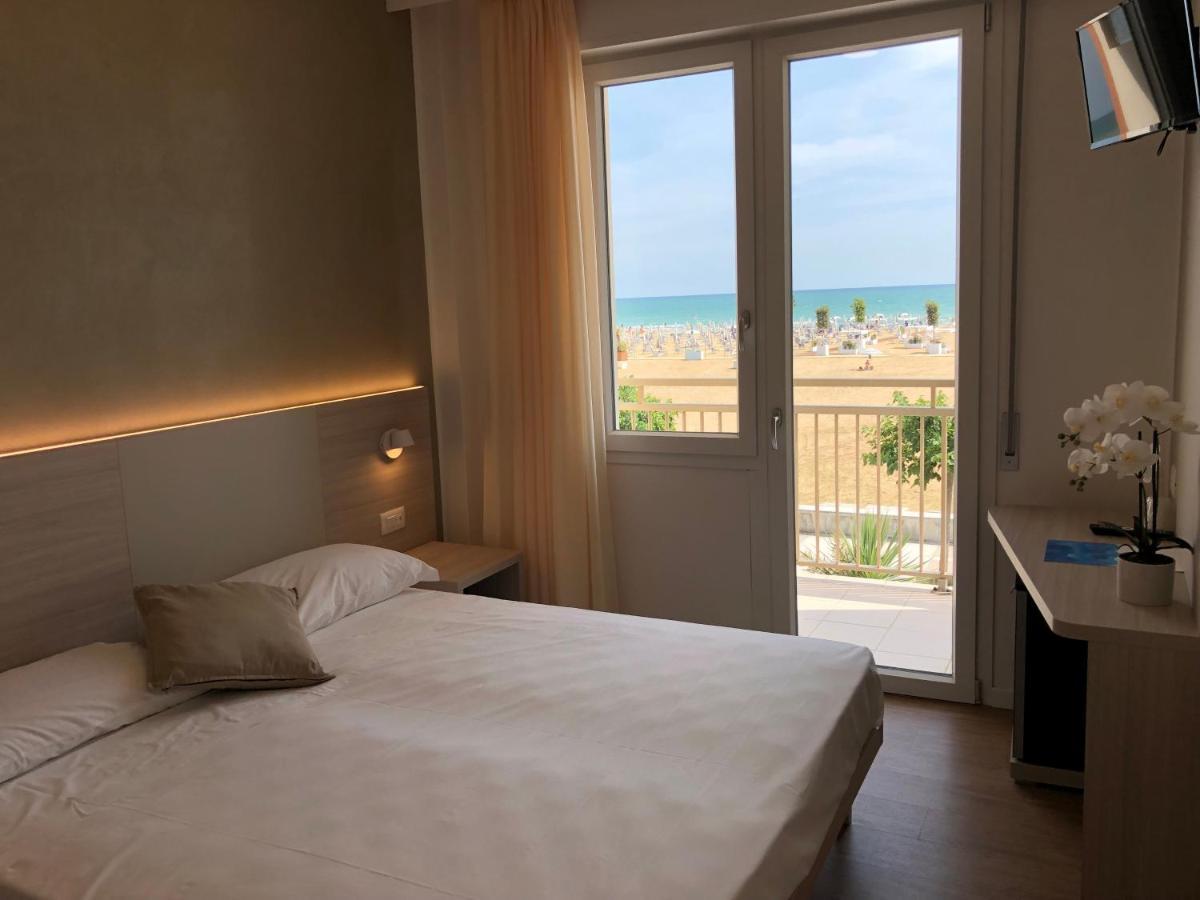 Hotel Karibe Bibione Esterno foto